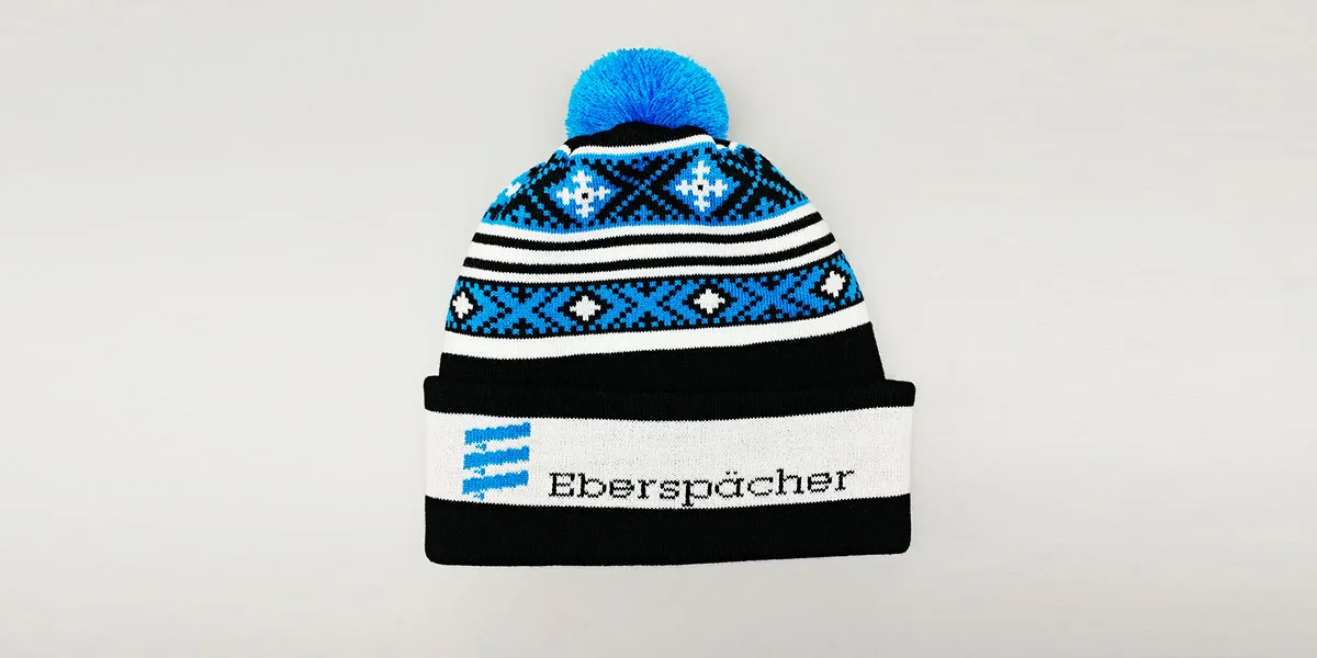 В'язана шапка з логотипом, Шарф з лого