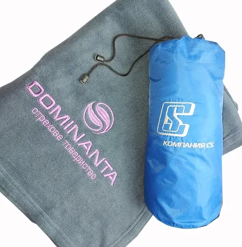 Флісовий плед та мішечок для упаковки.