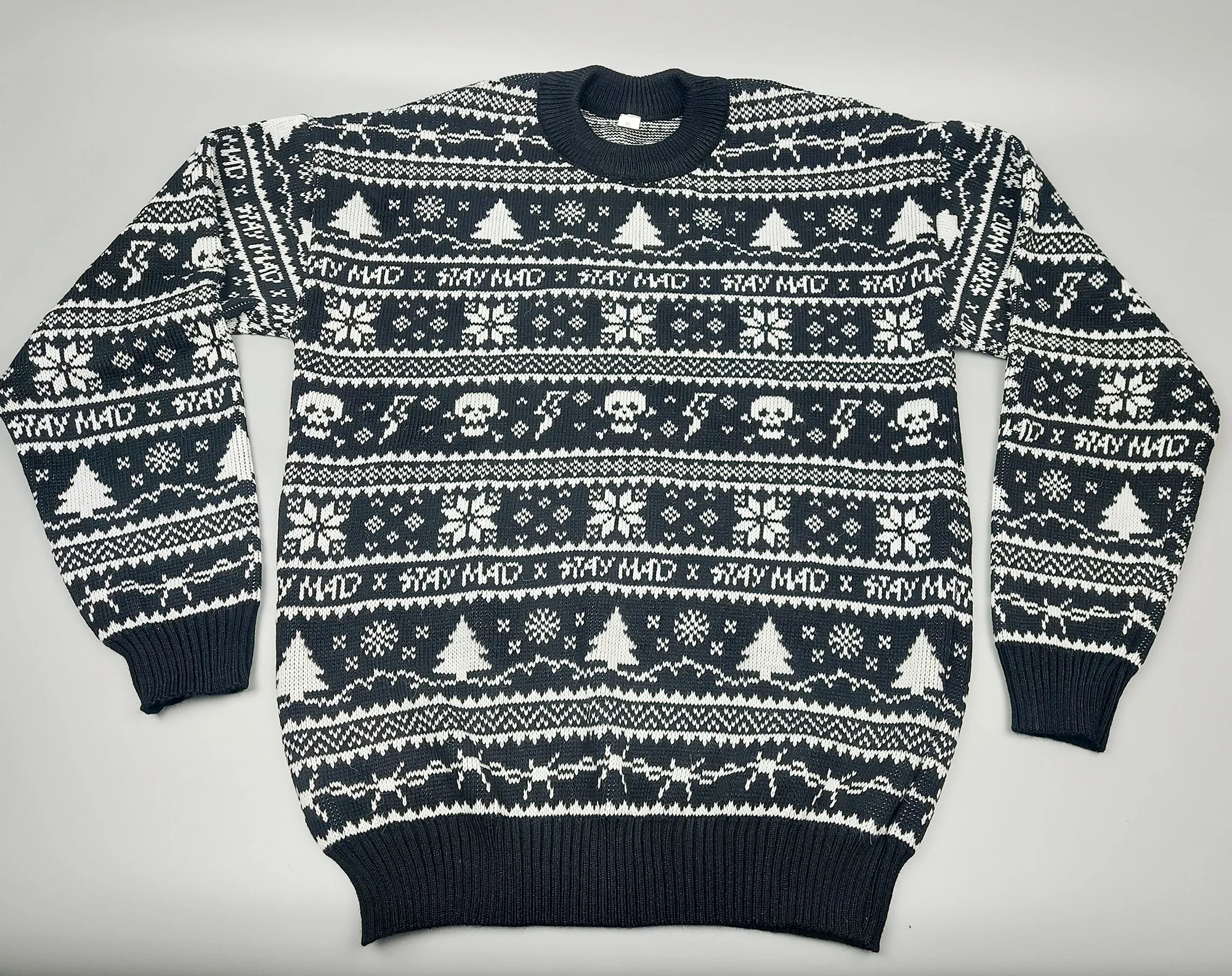 Светр №2 (з блискавкою, черепом та написами) Светр №2 (з блискавкою, черепом та написами)