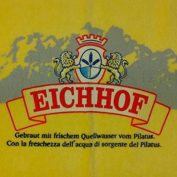 Нанесення логотипа EICHHOF на махровий рушник виконано сублімаційним друком. 