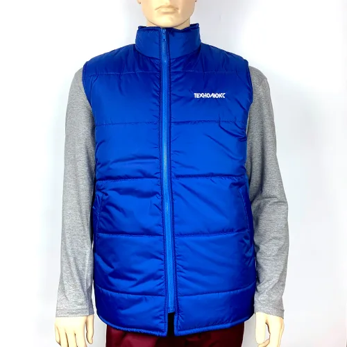 Утеплений жилет пошитий на синтепоні, з вишивкою логотипа