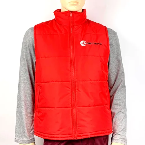 Утеплений жилет (модель №2) пошитий на синтепоні має вишивку логотипа торгової марки