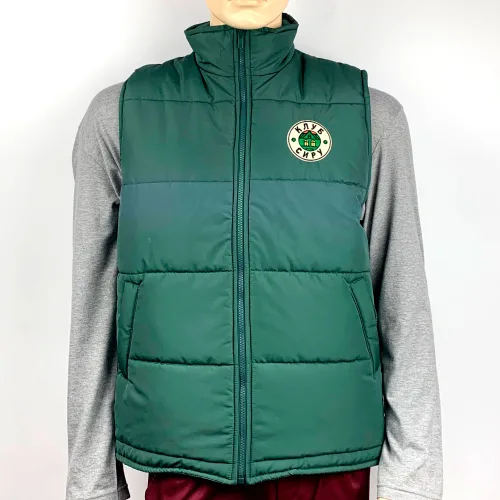 Утеплений жилет (модель №2) пошитий на синтепоні має вишивку логотипа торгової марки "Клуб сиру".